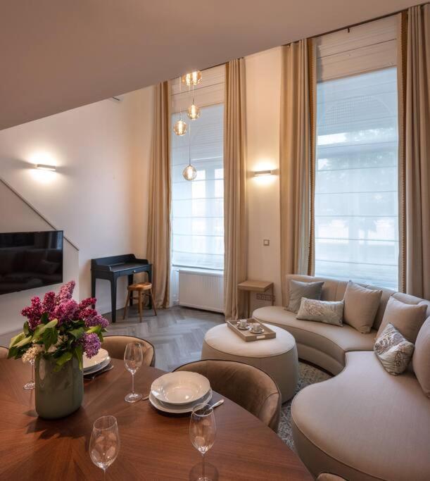 Orangehomes Luxury Apartment Next To Gellert Hill Budapest Eksteriør billede